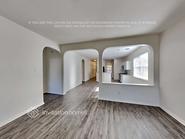 Building Photo - 411 Drake Ln