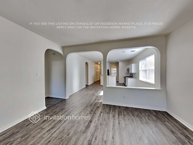 Foto del edificio - 411 Drake Ln