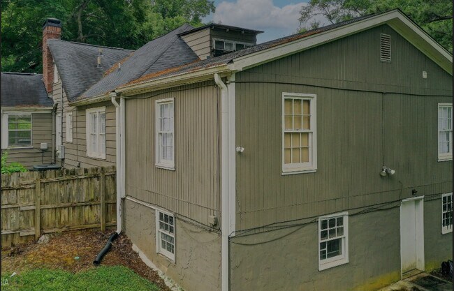Building Photo - 1821 Avon Ave SW