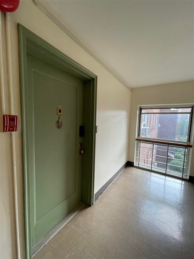 Foto del edificio - 40 Glenwood Ave