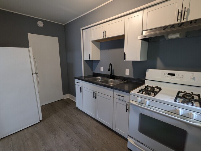 Foto del edificio - 347 N Roosevelt Ave