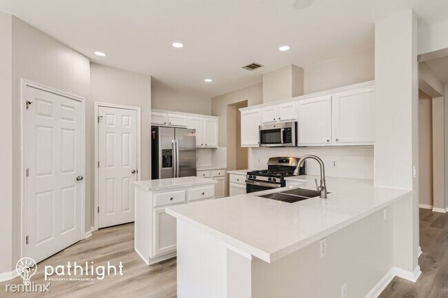 Building Photo - 3 br, 2.5 bath House - 501 Tobin Dr UNIT