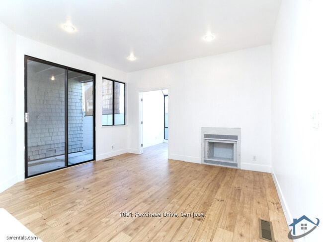 Foto del edificio - 1091 Foxchase Dr