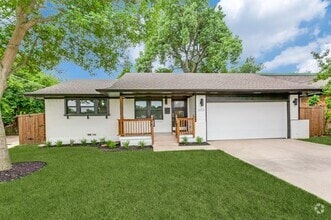 Building Photo - 1213 W Belt Line Rd