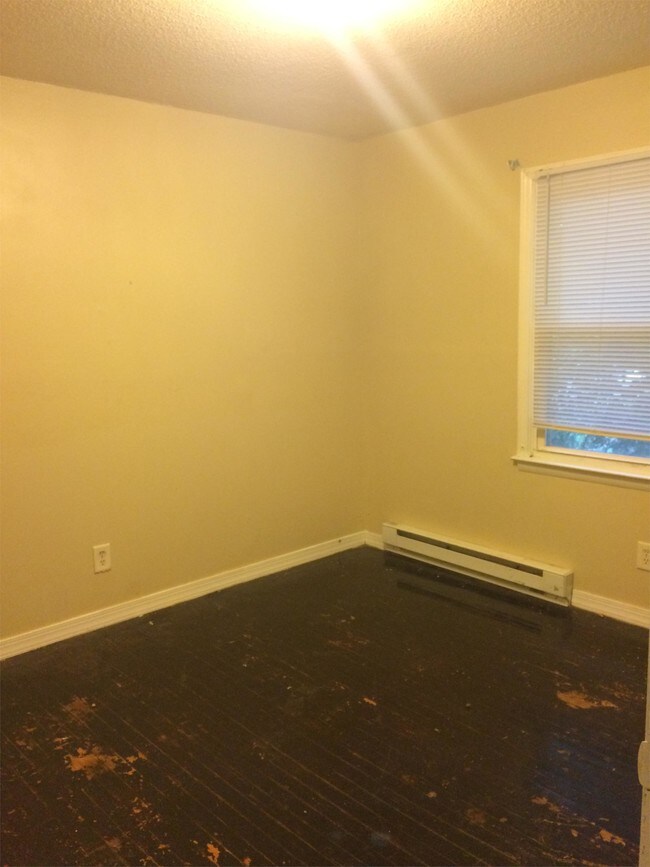 Foto del edificio - 421 Honeywood Ave