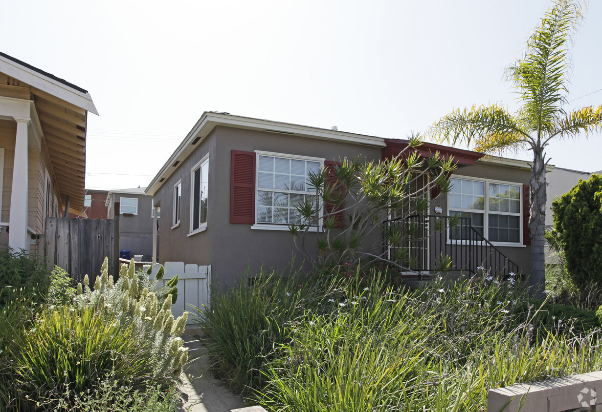 Foto del edificio - Evergreen Court