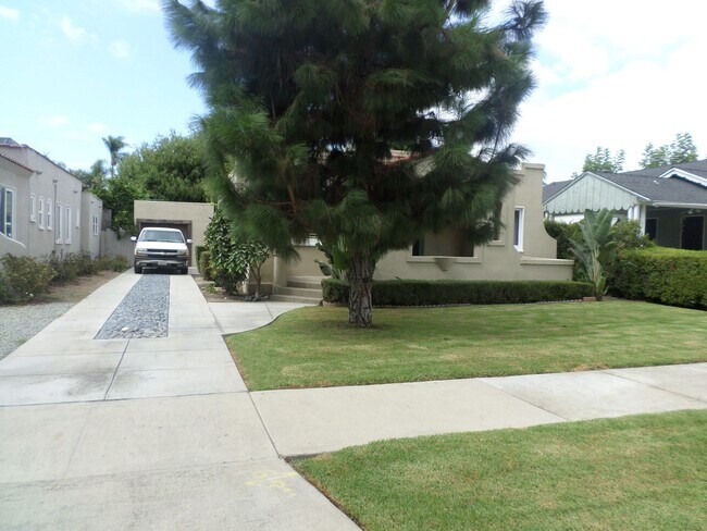 Building Photo - Timeless 2 Bedroom Home in Historic Washin...