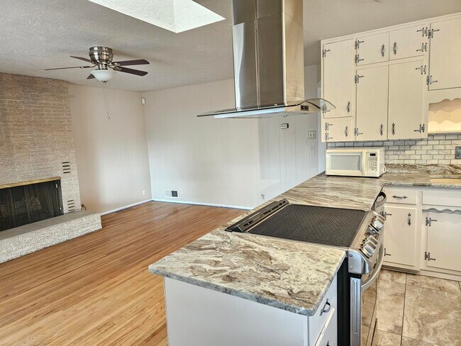 Foto del edificio - 2701 Cagua Dr NE