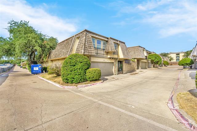Building Photo - 8560 Park Ln