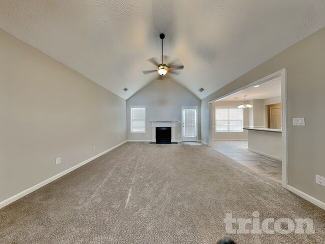 Building Photo - 2051 Meadowglen Ln