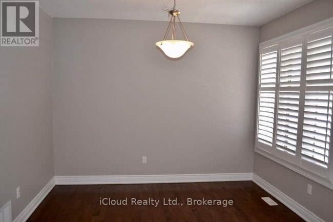 Building Photo - 43 Merrickville Way