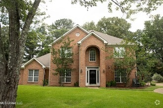 Building Photo - 110 Little John Ln