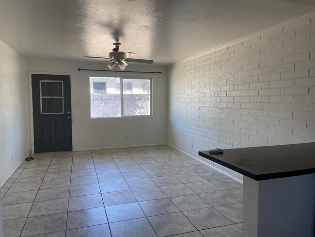 Foto del edificio - 9816 N 15th St