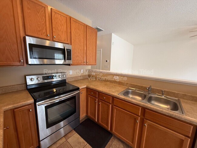 Foto del edificio - 1246 Glory Vine Rd