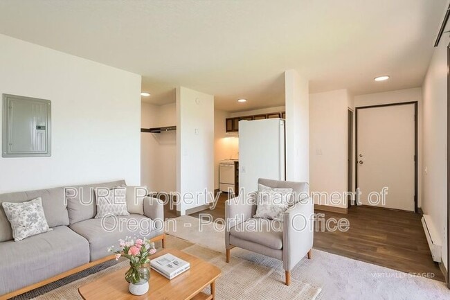 Photo - 14132 NE Sandy Blvd House