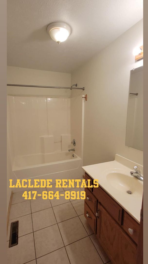 Foto del edificio - 2 Bed 1 Bath Apartment