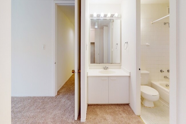 Interior Photo - Regents Park