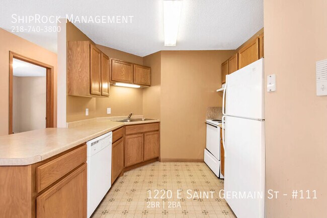 Foto del edificio - 1220 E St Germain St