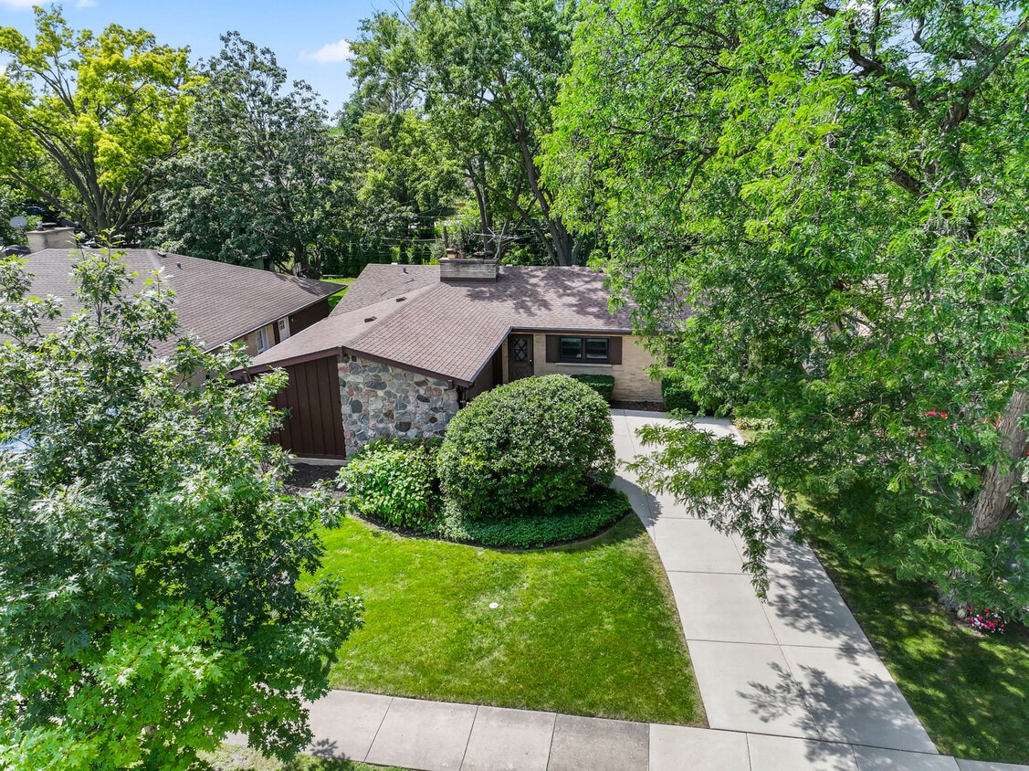 Foto principal - 407 E Berkshire Ln