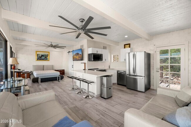 Foto del edificio - 6900 N Highlands Dr