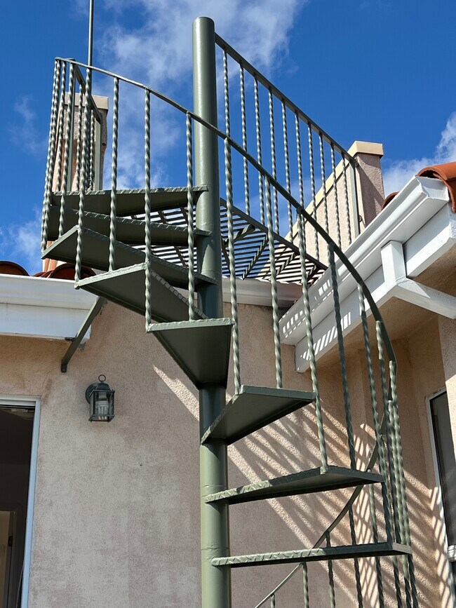 Foto del edificio - 3034 Greenfield Ave