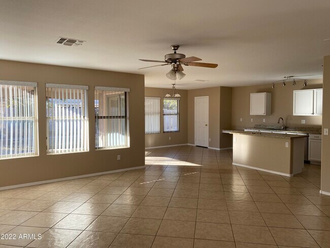 Foto del edificio - 3427 E Derringer Way