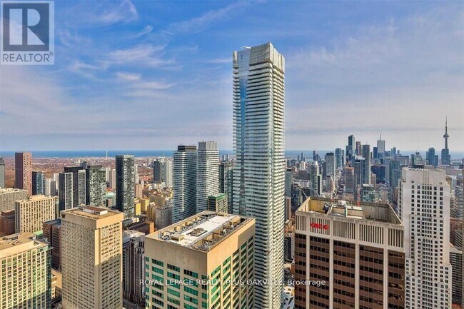 Photo du bâtiment - 1-3401 Yorkville Ave