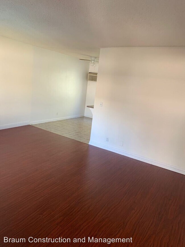 Building Photo - 2 br, 2 bath Apartment - 13115 OXNARD ST.