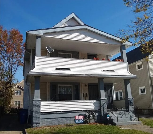 Building Photo - 1209 E 145th St