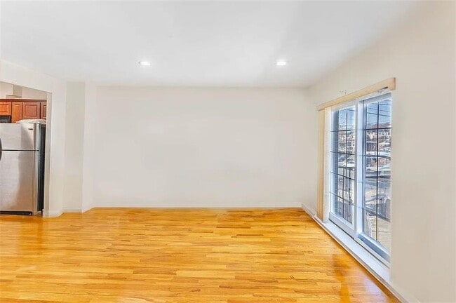 Foto del edificio - 9526 Schenck St