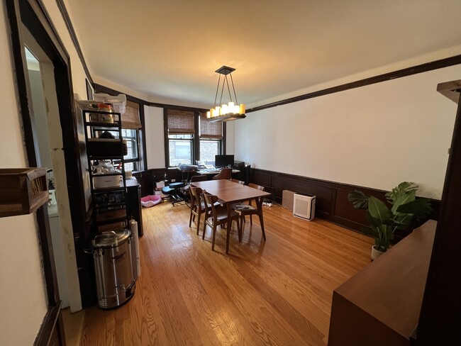 Building Photo - 5443 S E View Park