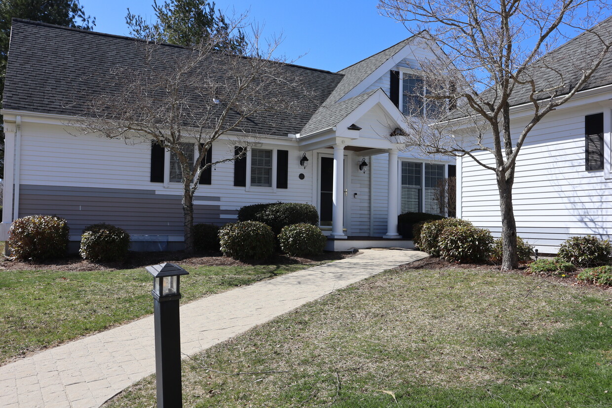 Primary Photo - 12 Pinehurst Ln