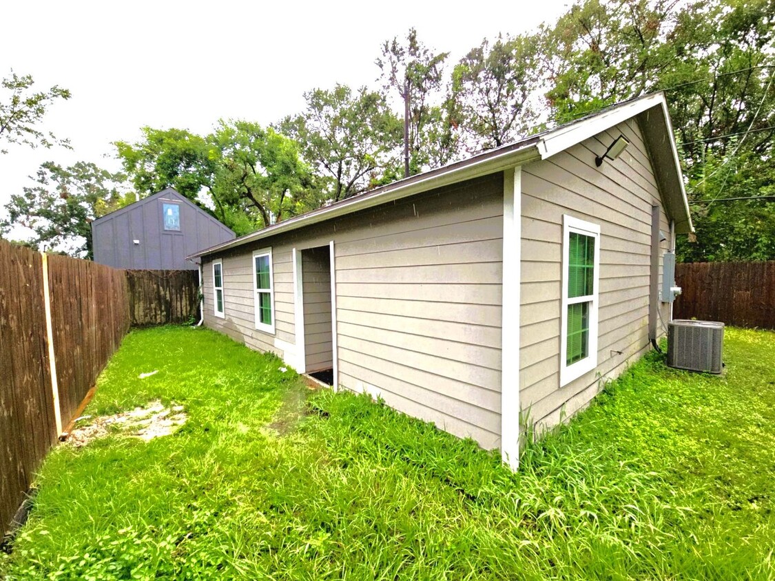 Primary Photo - 11435 Raincove Dr