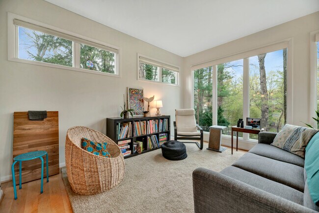 Foto del edificio - 3310 Rocky Mt Rd