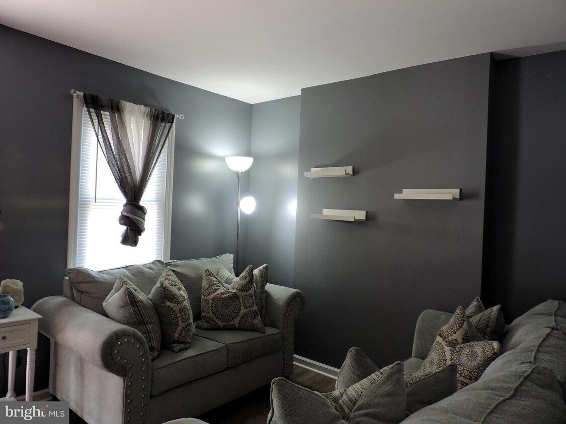 152 S Burlington St, Gloucester City, NJ 08030 Townhome Rentals in