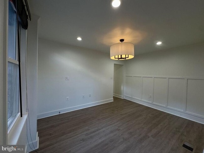 Building Photo - 816 Park Ave