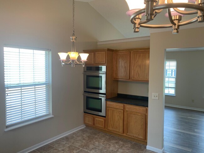 Building Photo - 10374 Remy Ln