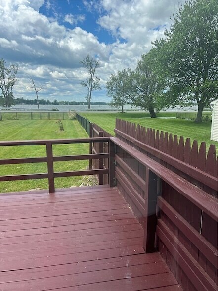 Foto del edificio - 2331 Edgemere Dr