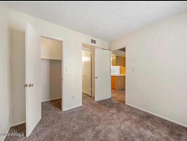 Building Photo - 5750 N 59th Ave