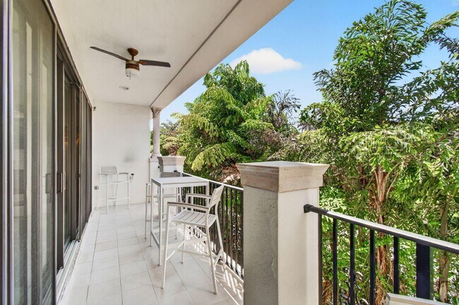 Foto del edificio - 622 Windward Cir S