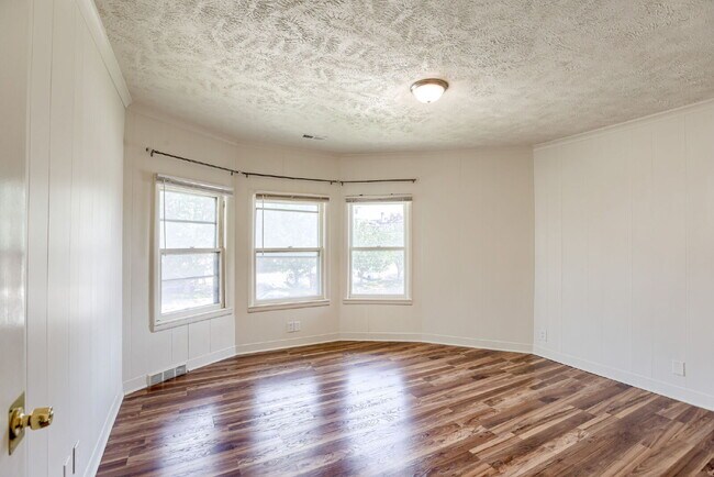 Foto del edificio - Blackstone Duplex