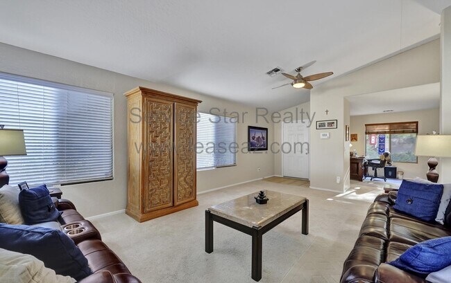 Building Photo - 6031 Castano Dr