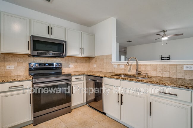 Foto del edificio - 1409 Water Lily Dr