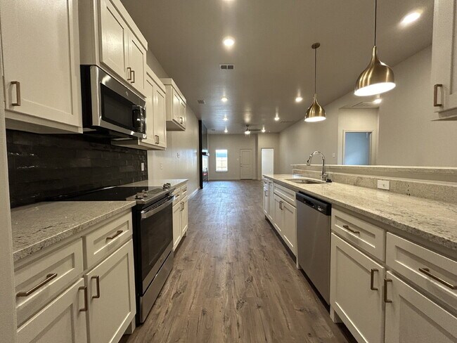 Foto del edificio - Brand New Duplex in Frenship East!