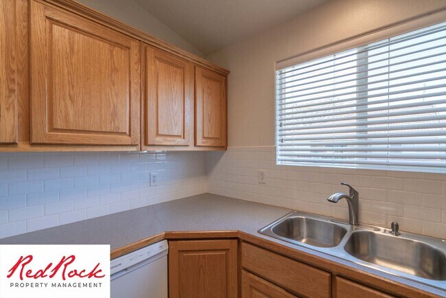 Foto del edificio - Spacious 3-Bed, 2-Bath Ivins Townhome – Do...