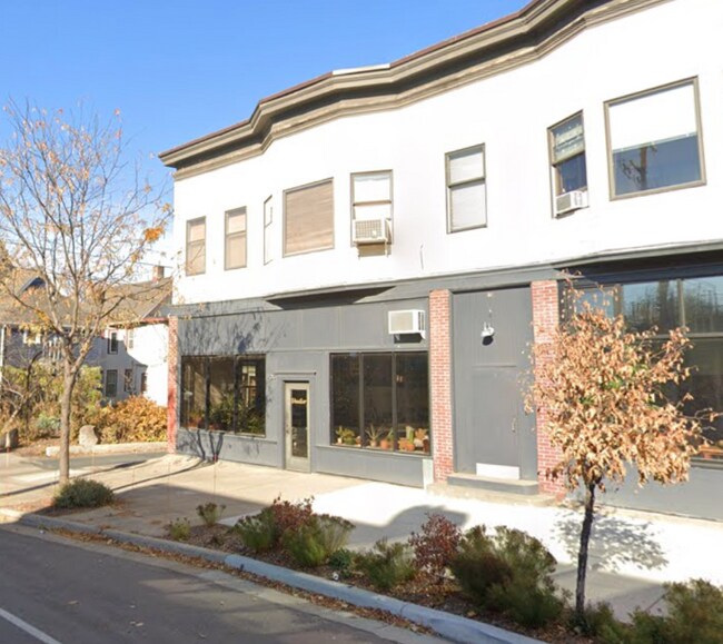 Building Photo - 708 W 26th St