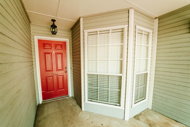 Entry Way - 710 Del Cir