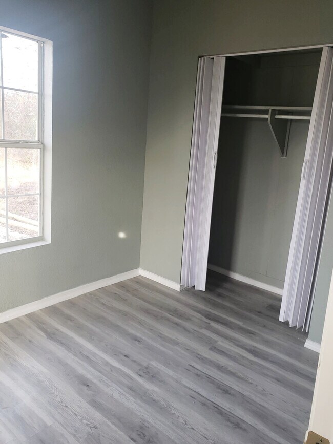 401 E Church St, Wagoner, OK 74467 House for Rent in Wagoner, OK