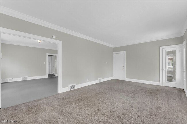 Building Photo - 3652 E 153rd St
