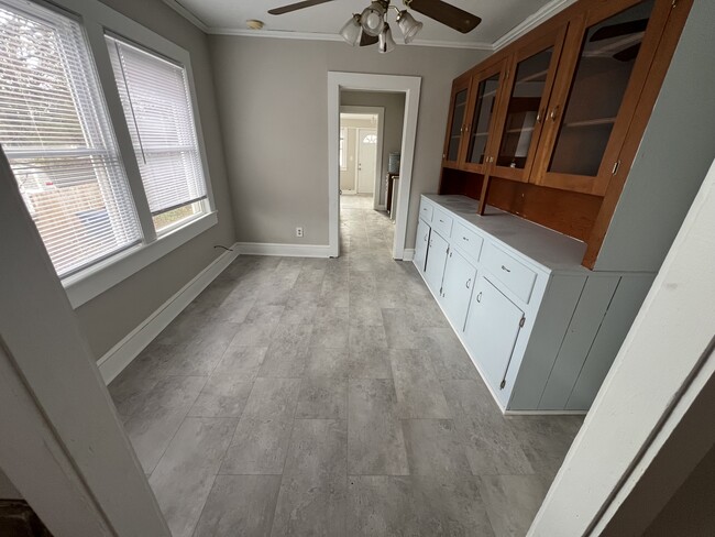 Dining Room - 829 W Mountcastle St